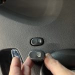 ドアロックスイッチ