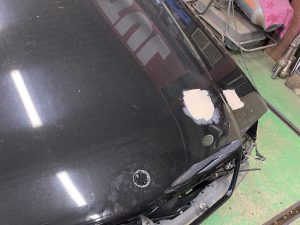 ヘコミをパテ修正